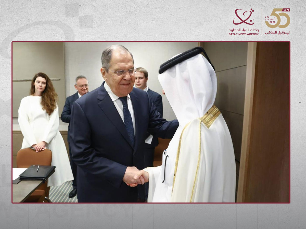 وزير الدولة للشؤون الخارجية يجتمع مع وزير خارجية روسيا الاتحادية