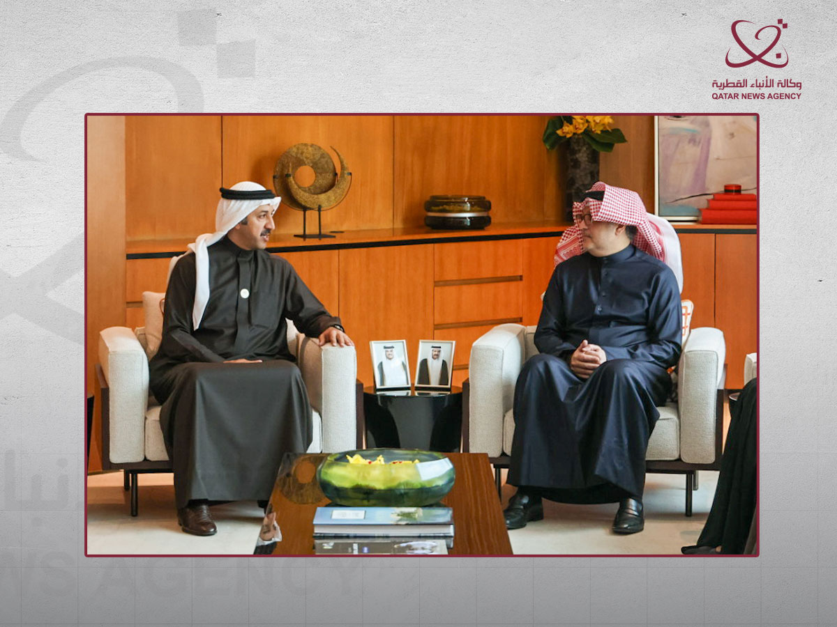 Minister of Communications and Information Technology Meets Bahraini Counterpart