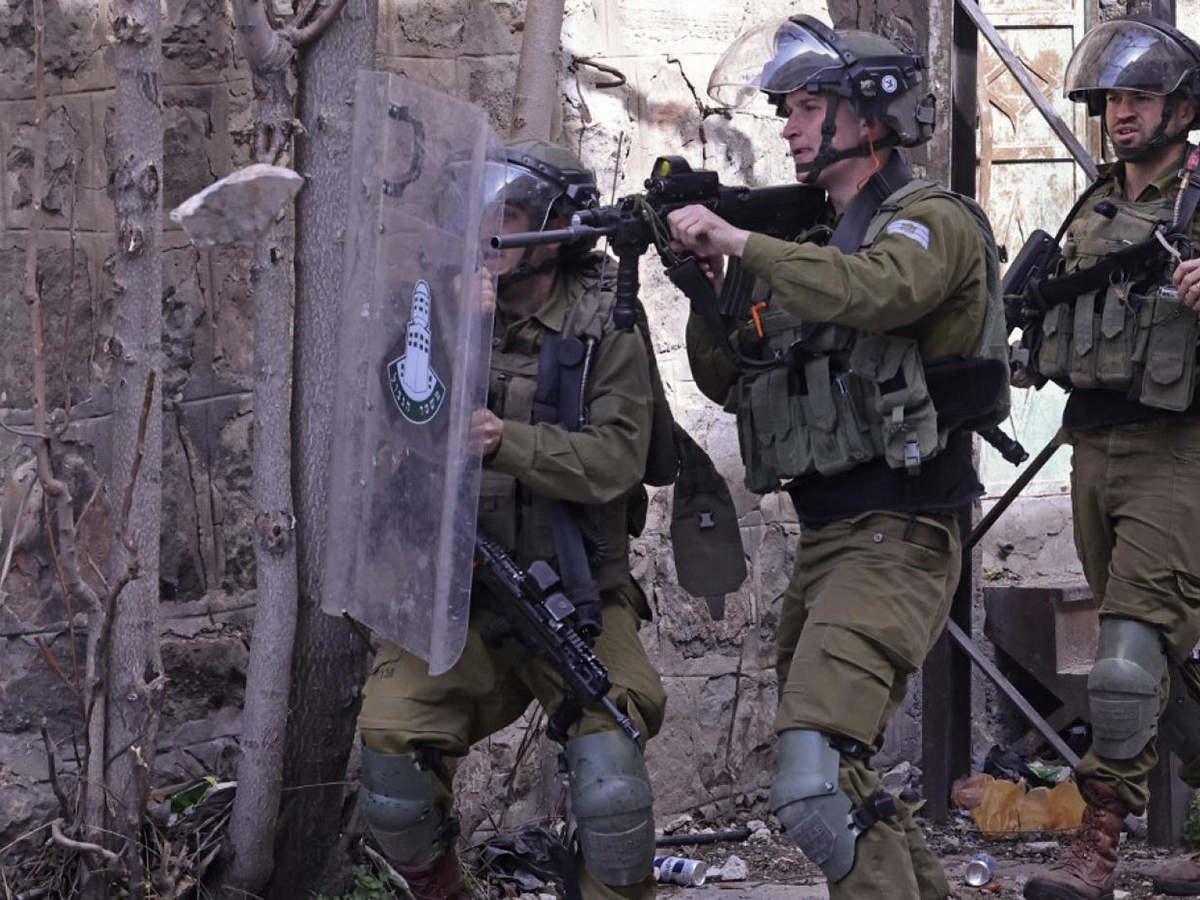 إصابة فلسطيني برصاص قوات الاحتلال خلال اقتحام مدينة طوباس في الضفة الغربية