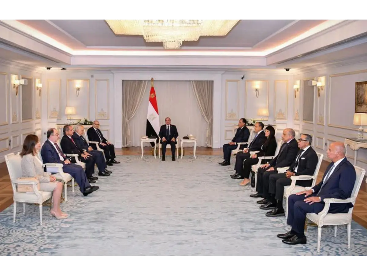 الرئيس المصري يبحث مع رئيس الوزراء اللبناني مستجدات الأوضاع في لبنان والمنطقة