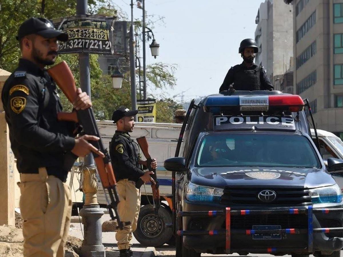 مقتل 14 مسلحا و10 مدنيين في انفجار بمصنع للعبوات الناسفة شمال غربي باكستان