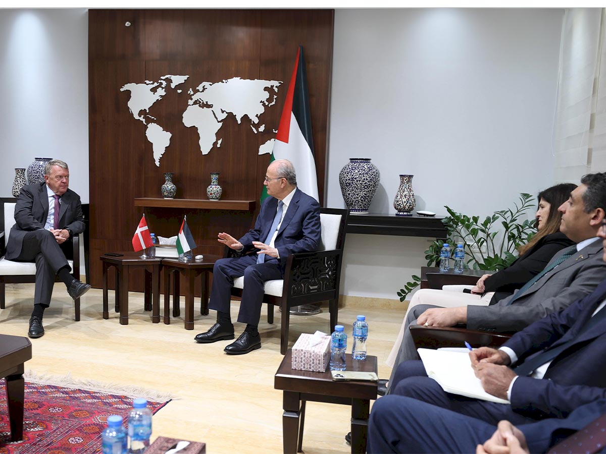 رئيس الوزراء الفلسطيني يبحث مع وزير خارجية الدنمارك جهود وقف العدوان الإسرائيلي على قطاع غزة