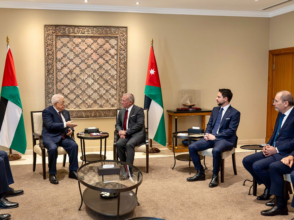 العاهل الأردني والرئيس الفلسطيني يبحثان التطورات في الأراضي المحتلة