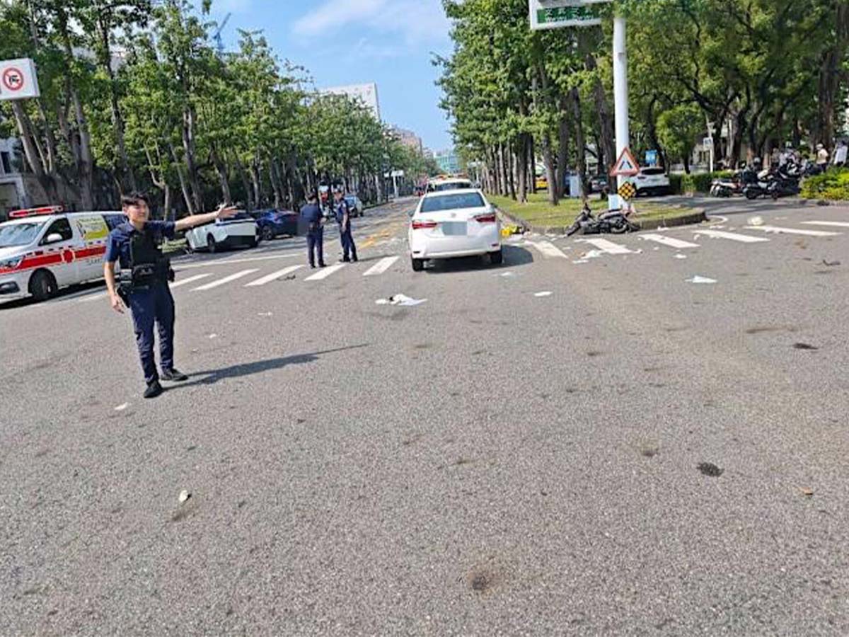 مصرع خمسة أشخاص وإصابة ثمانية آخرين جراء حادث مروري بوسط الصين