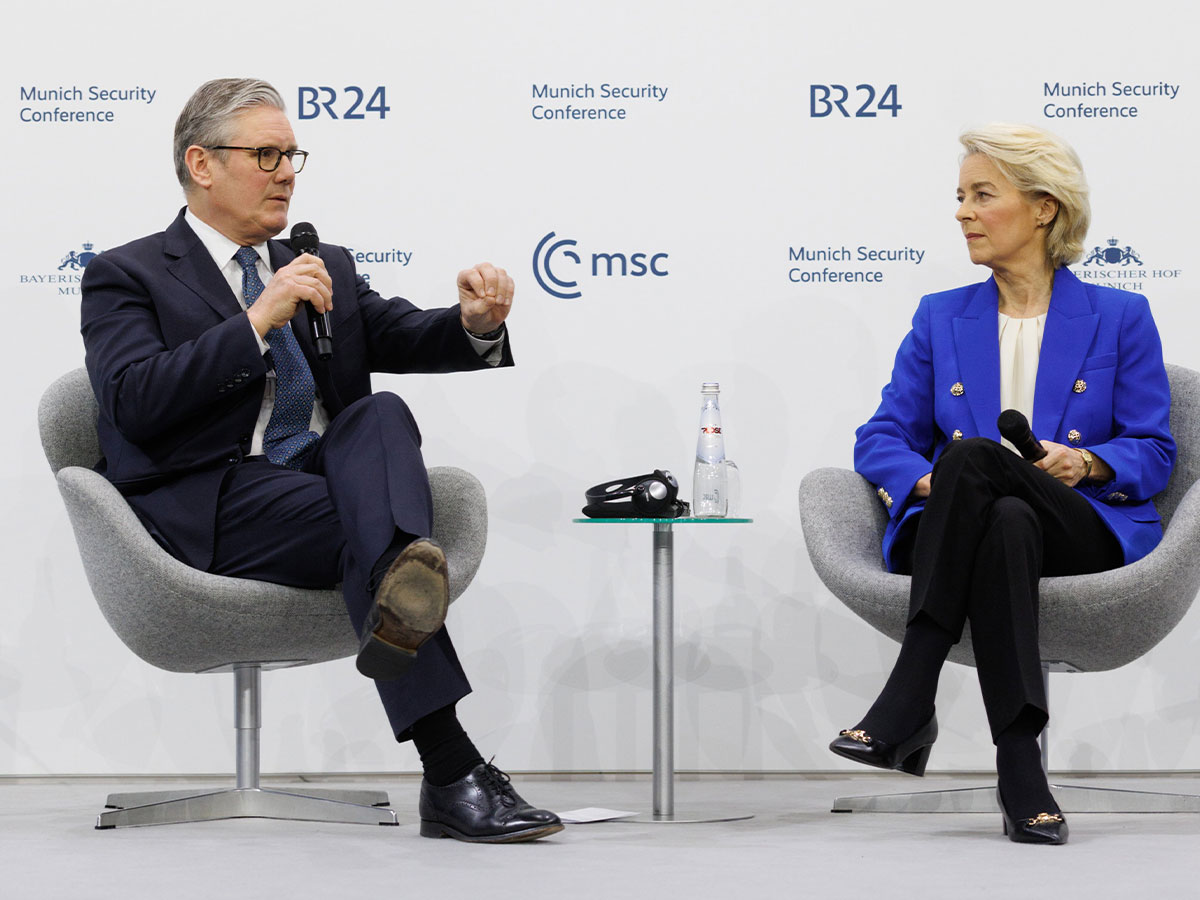 بريطانيا والاتحاد الأوروبي يؤكدان ضرورة تعزيز الدفاعات المشتركة في مواجهة التحديات الأمنية