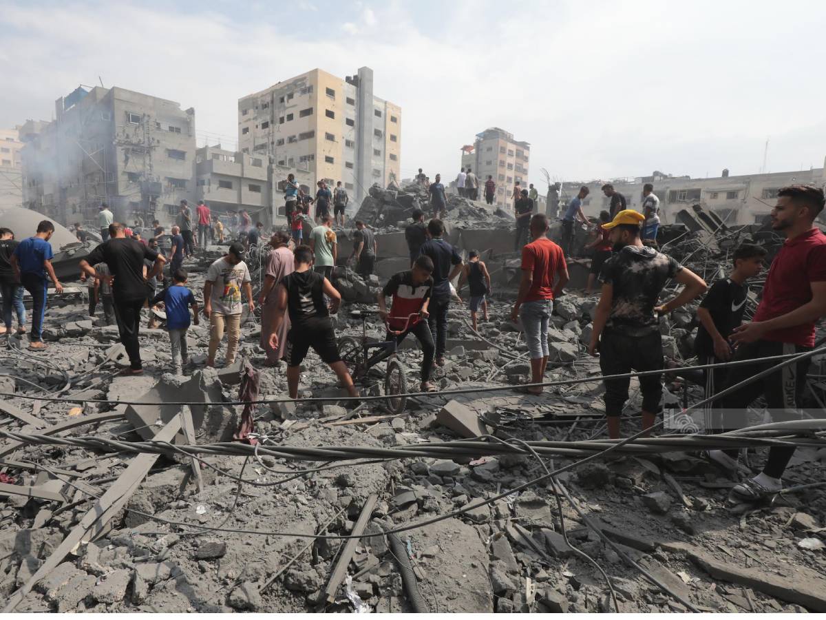 استشهاد 17 فلسطينيا في قصف إسرائيلي متواصل على مدينتي غزة وخان يونس