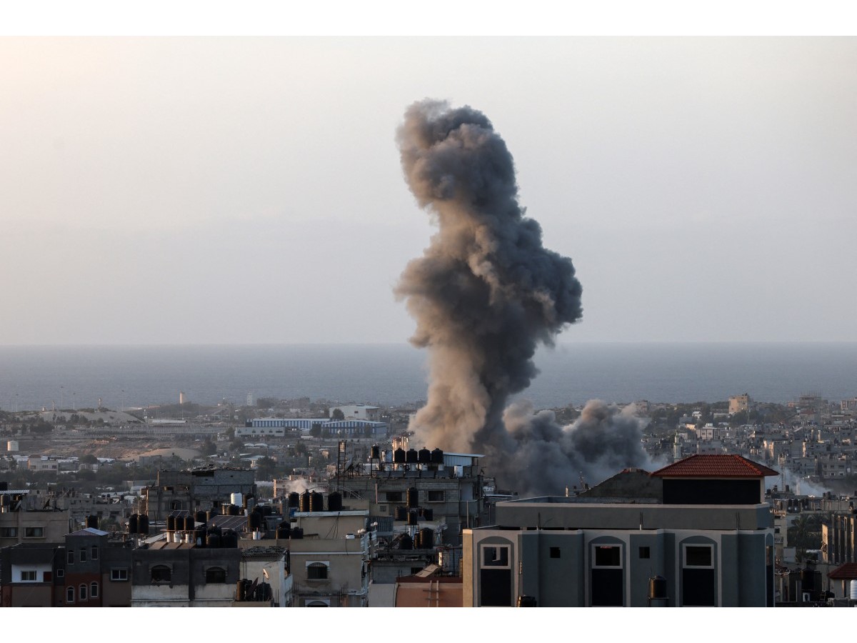 استشهاد 14 فلسطينيا بينهم 6 أطفال في قصف إسرائيلي مكثف على وسط وجنوب قطاع غزة