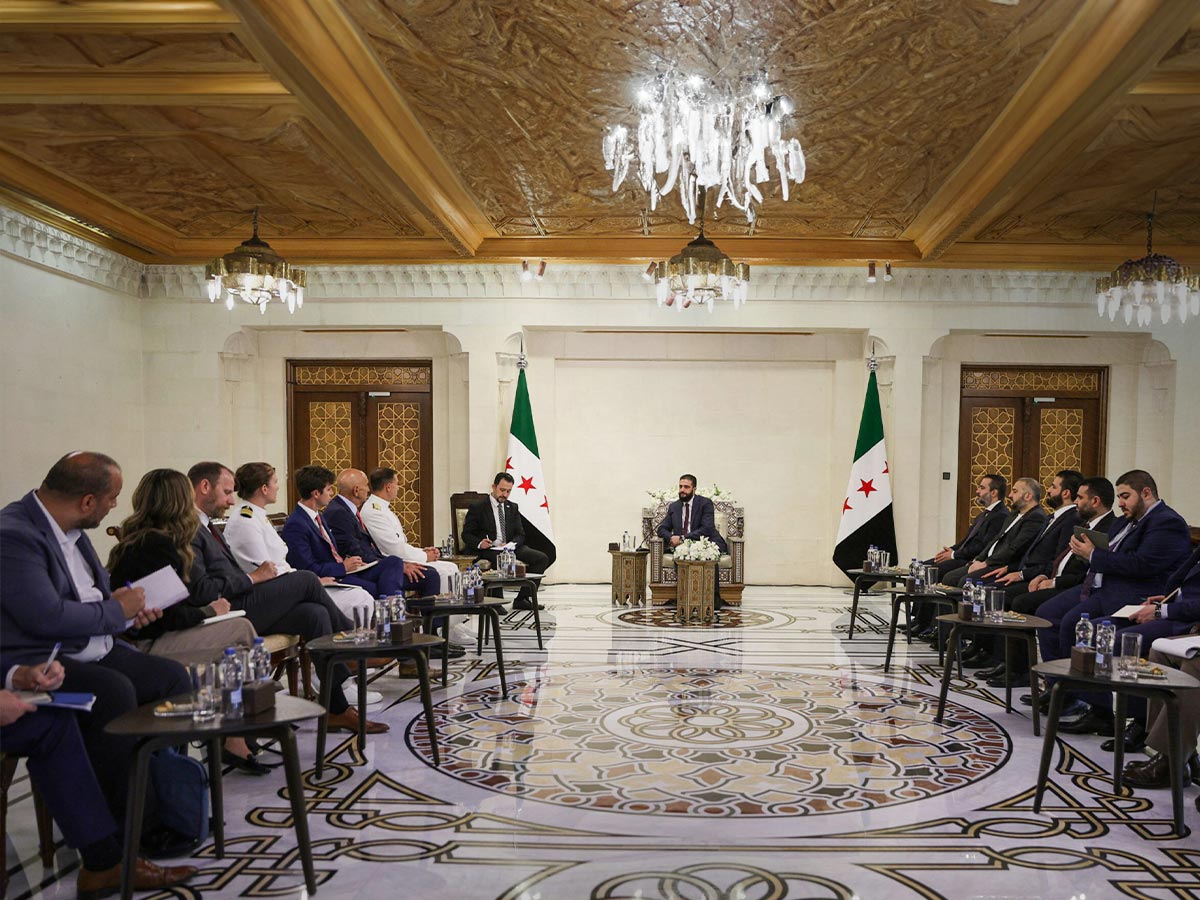 الرئيس السوري يبحث مع قائد القيادة المركزية الأمريكية تعزيز التعاون السياسي والعسكري