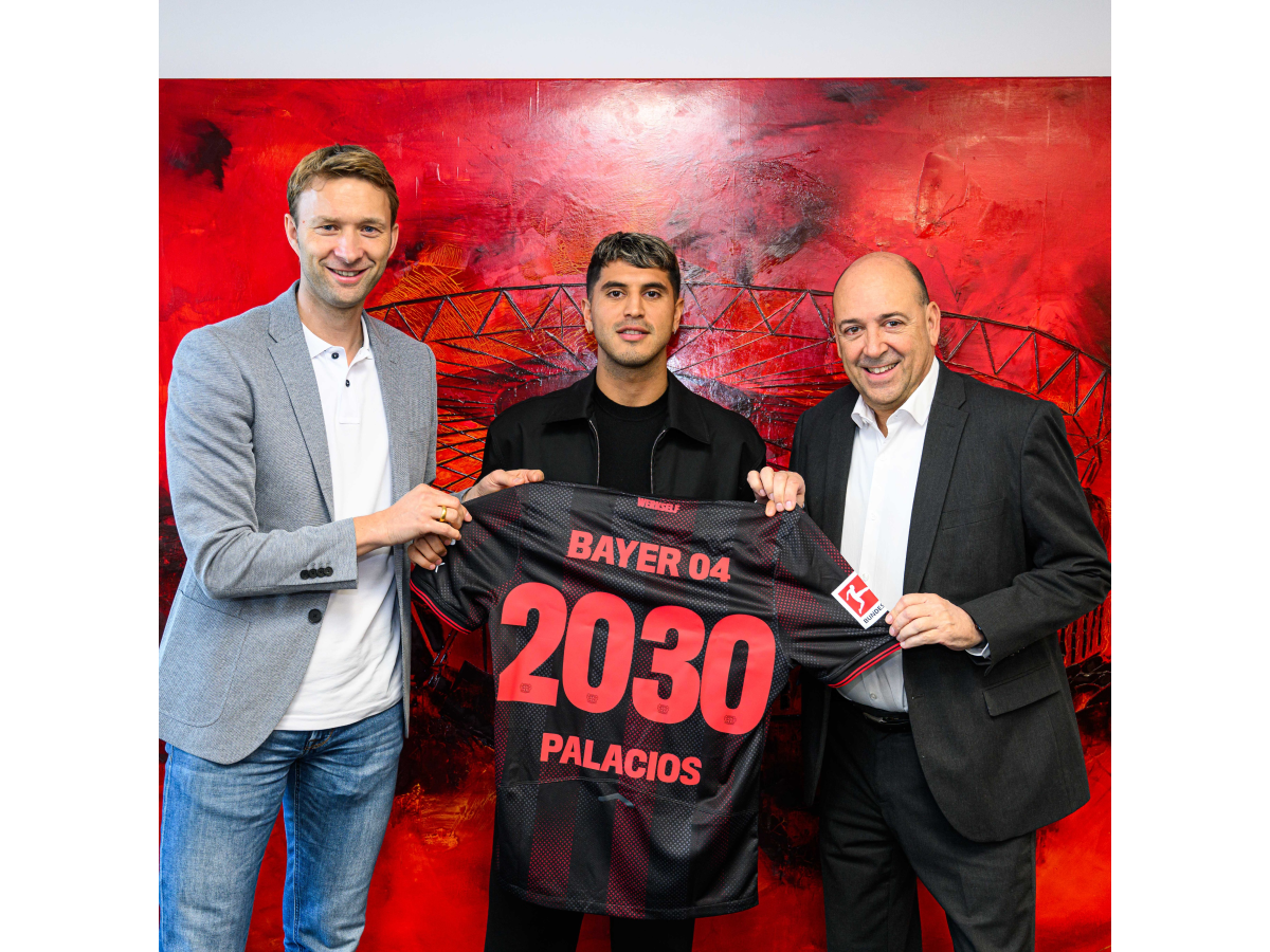 الدوري الألماني.. باير ليفركوزن يمدد عقد لاعبه الأرجنتيني بالاسيوس حتى عام 2030