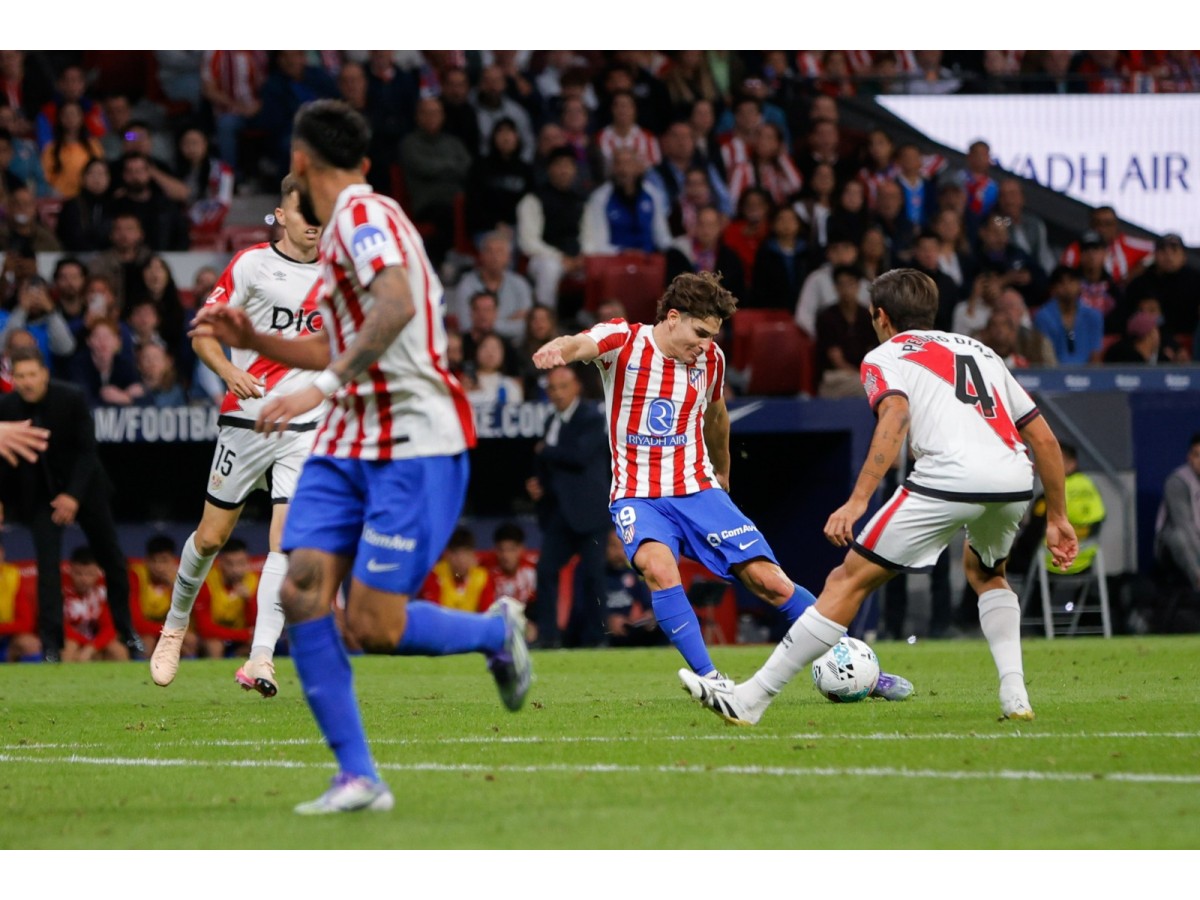 الدوري الإسباني: أتلتيكو مدريد يفوز على رايو فاييكانو بثلاثية للأرجنتيني ألفاريز