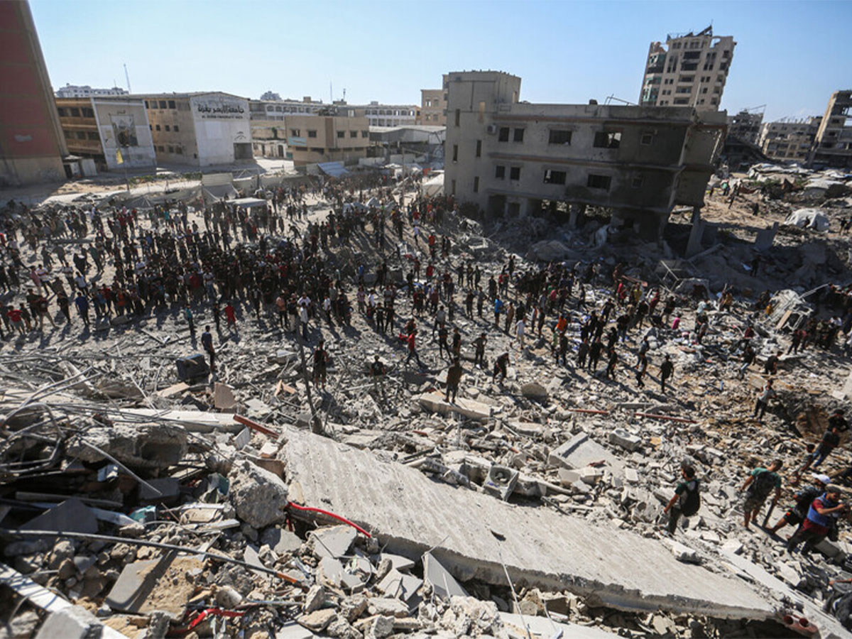 استشهاد 67 فلسطينيا في غزة منذ فجر اليوم