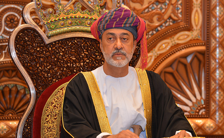 سلطان عمان يبحث هاتفيا مع رئيسة وزراء اليابان الأحداث الراهنة في المنطقة وتداعياتها