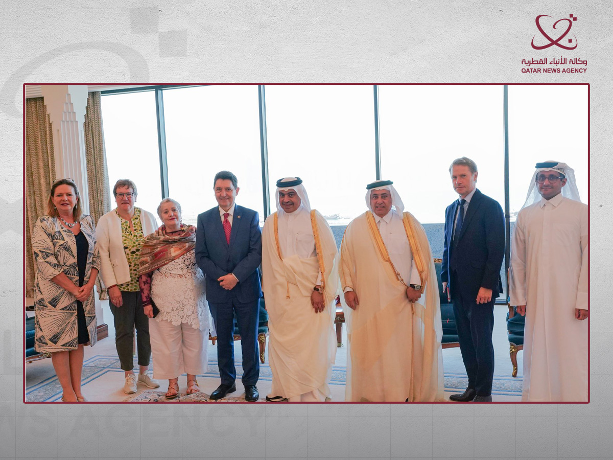 Finance Minister Meets Visiting French Senators