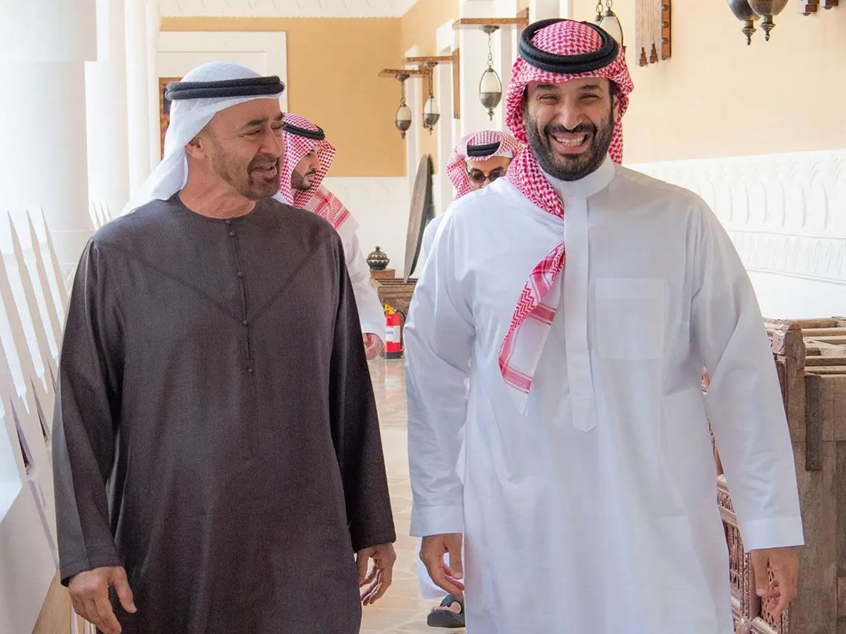 ولي العهد السعودي يستعرض مع الرئيس الإماراتي العلاقات الثنائية والتطورات الإقليمية