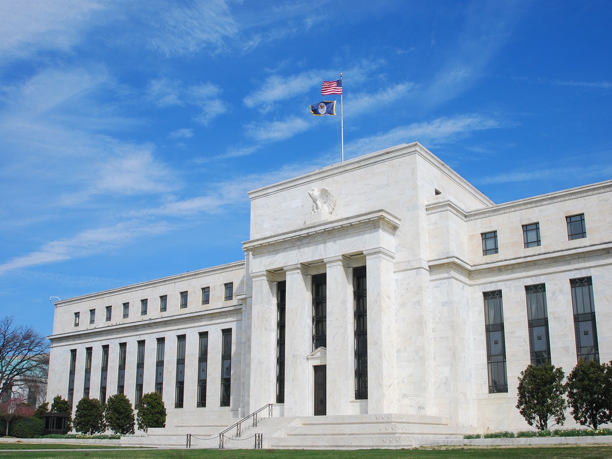 مجلس الاحتياطي الأمريكي يخفض سعر الفائدة