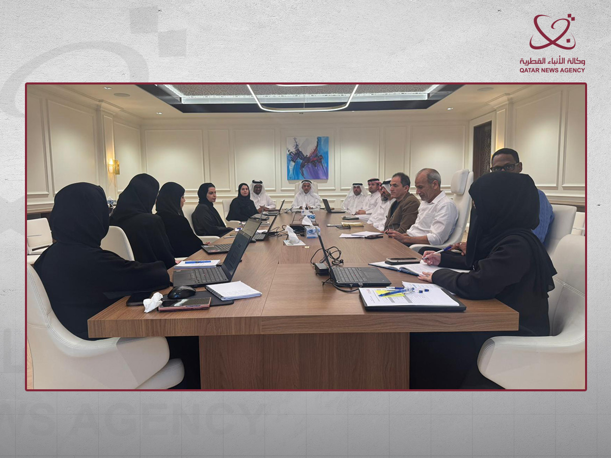 Le Comité de la Direction exécutive de l’Université de Qatar discute de la continuité du processus éducatif et de la recherche