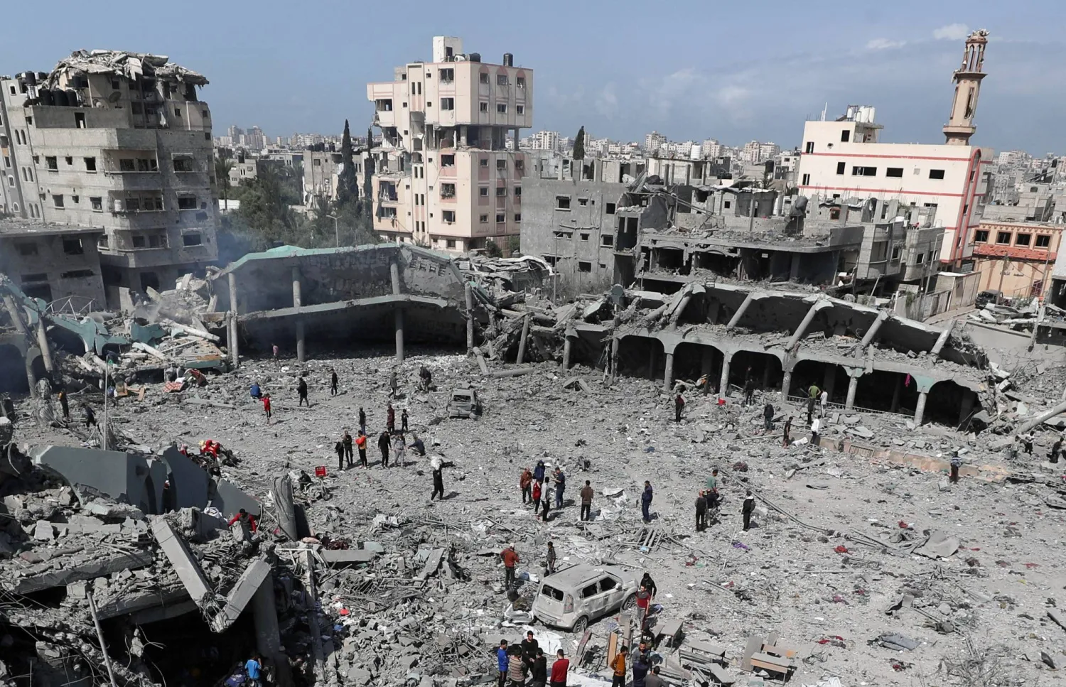 استشهاد 13 فلسطينيا في قصف إسرائيلي متواصل على عدة مناطق بقطاع غزة
