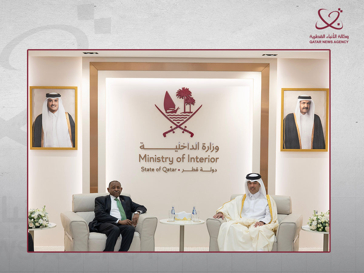 وكيل وزارة الداخلية يجتمع مع السفير السوداني