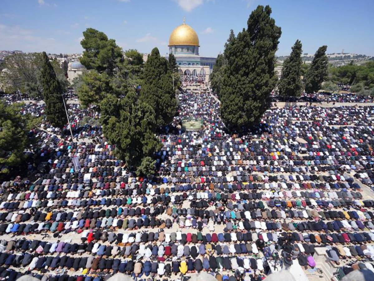نحو 45 ألف فلسطيني يؤدون صلاة الجمعة في المسجد الأقصى