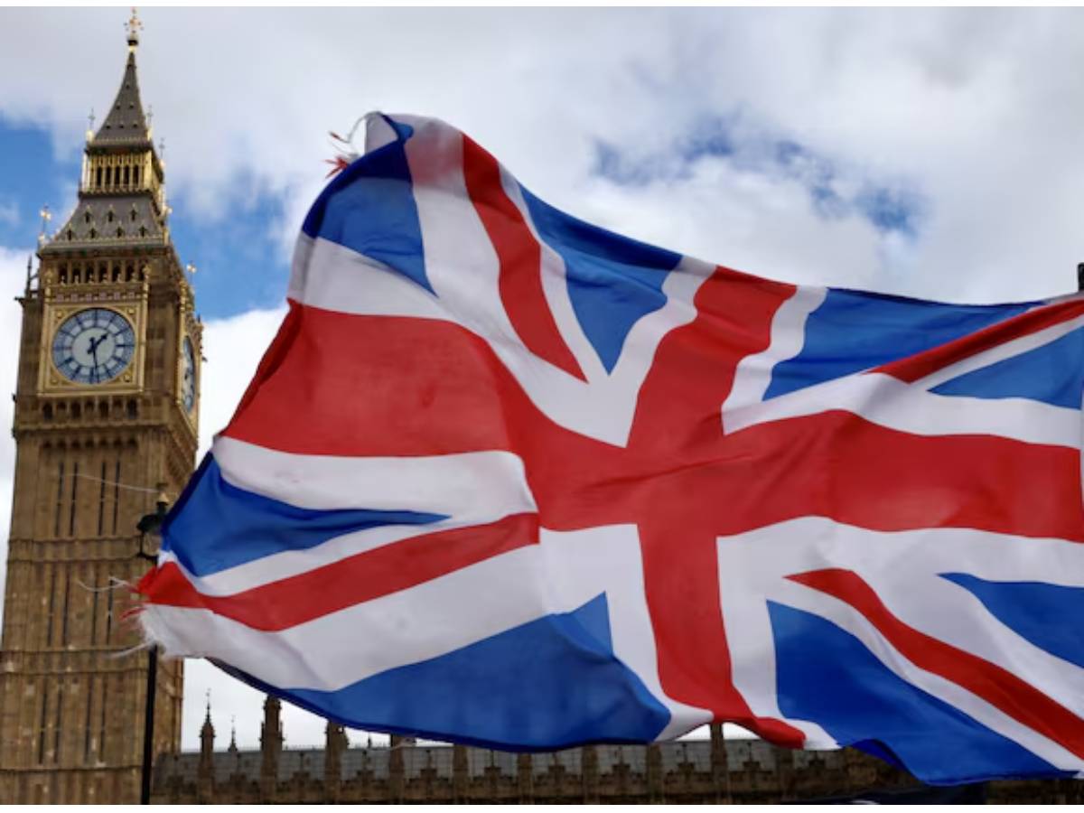 UK Calls for De-escalation in Middle East as US Seeks Coalition to Secure Hormuz Strait