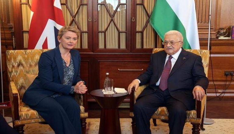 الرئيس الفلسطيني يبحث مع وزيرة الخارجية البريطانية آخر التطورات في الأراضي الفلسطينية المحتلة
