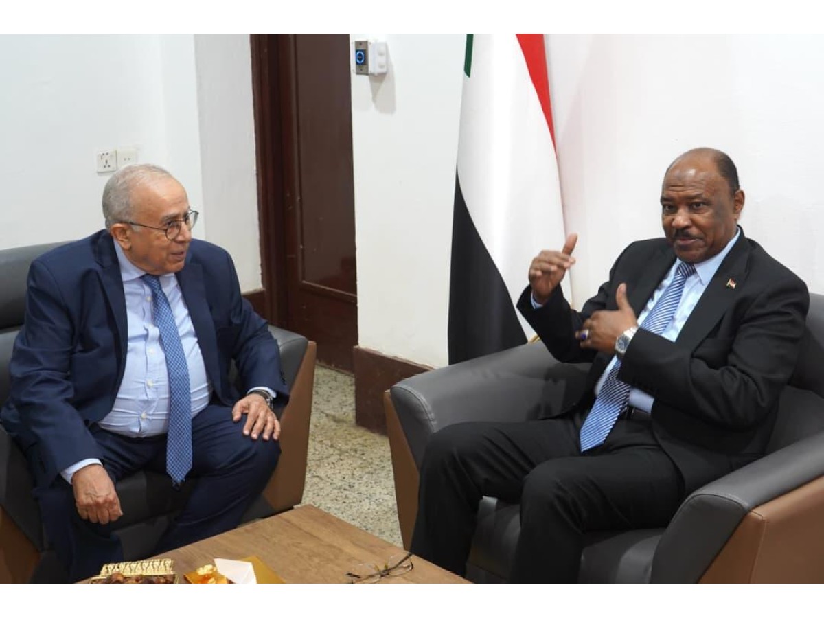 وزير الخارجية السوداني يلتقي المبعوث الشخصى للأمين العام للأمم المتحدة إلى السودان