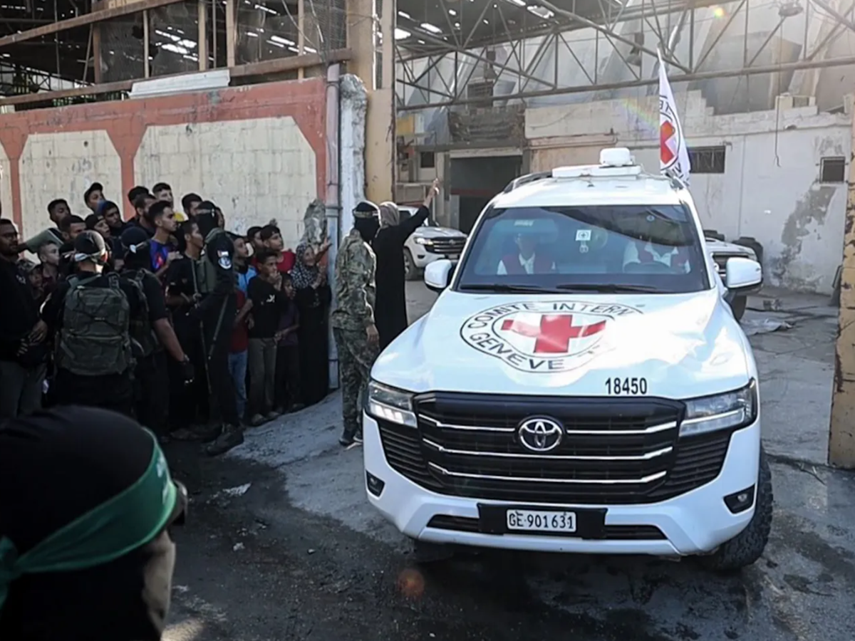 الاحتلال الإسرائيلي يفرج عن دفعة من الأسرى الفلسطينيين ضمن اتفاق وقف إطلاق النار في غزة