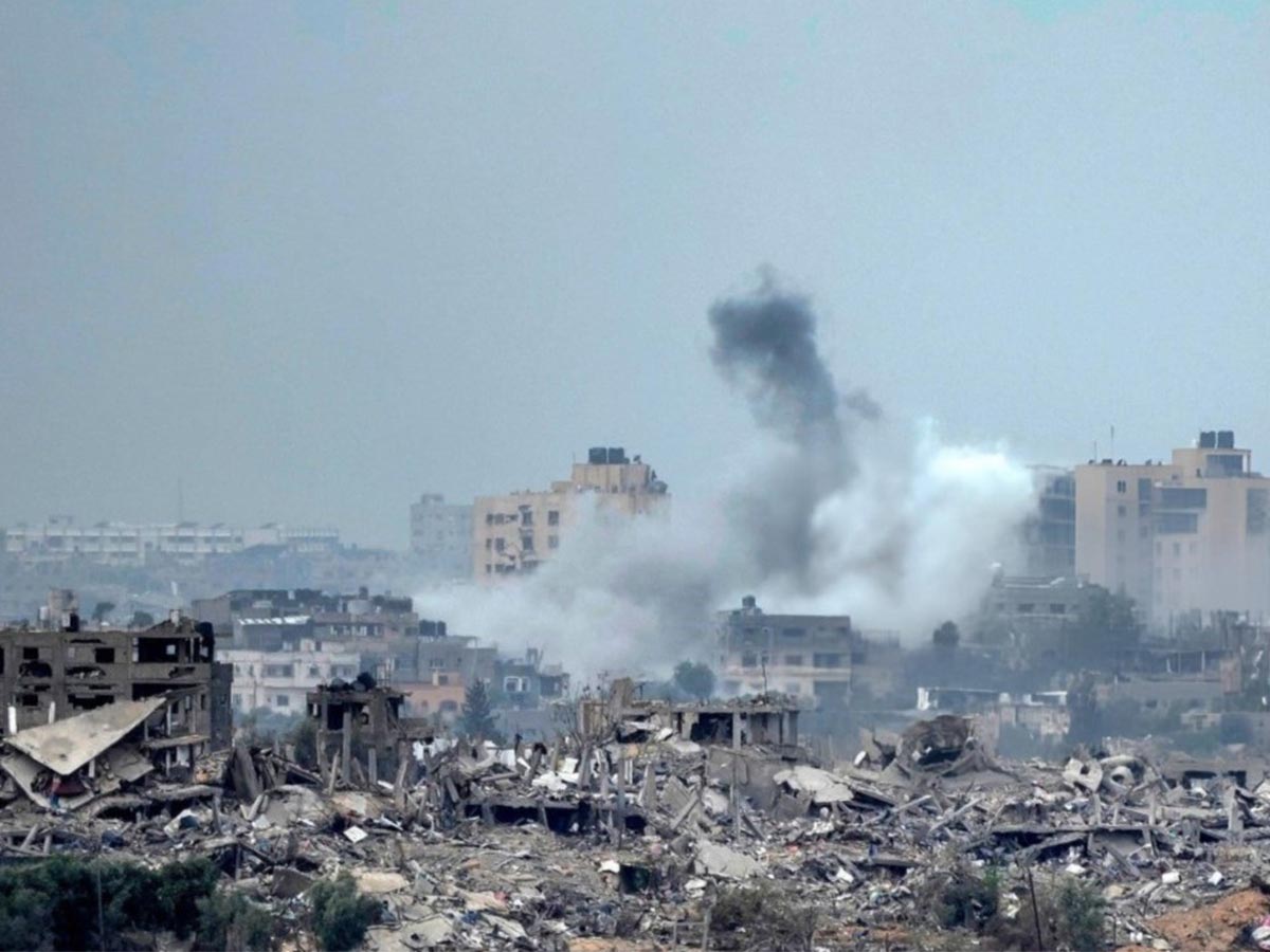 استشهاد 8 فلسطينيين وإصابة آخرين إثر قصف طيران الاحتلال الإسرائيلي مدينة غزة