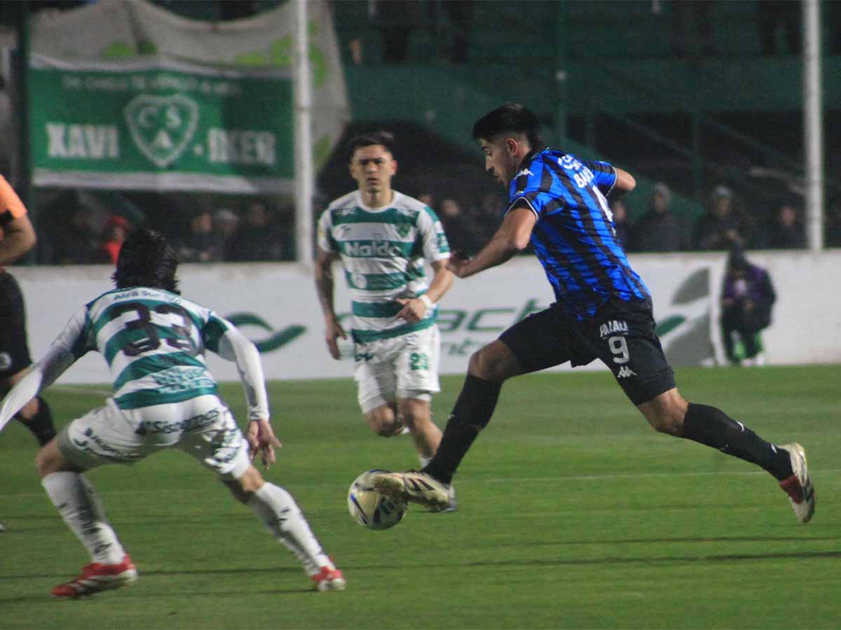 الدوري الأرجنتيني.. التعادل الإيجابي 2/2 يفرض نفسه على سارمينتو وأتلتيكو توكومان