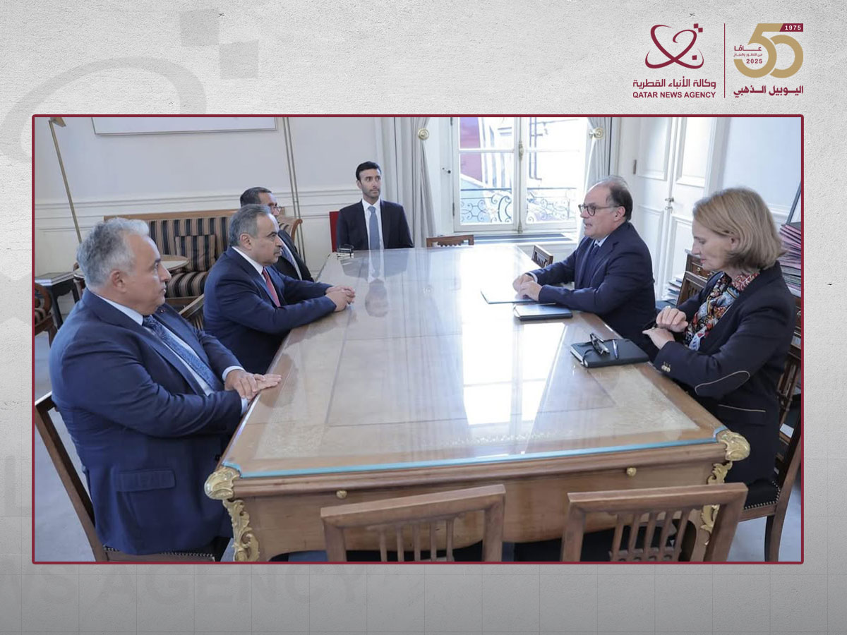 وزير المالية يجتمع مع الأمين العام لقصر الإليزيه