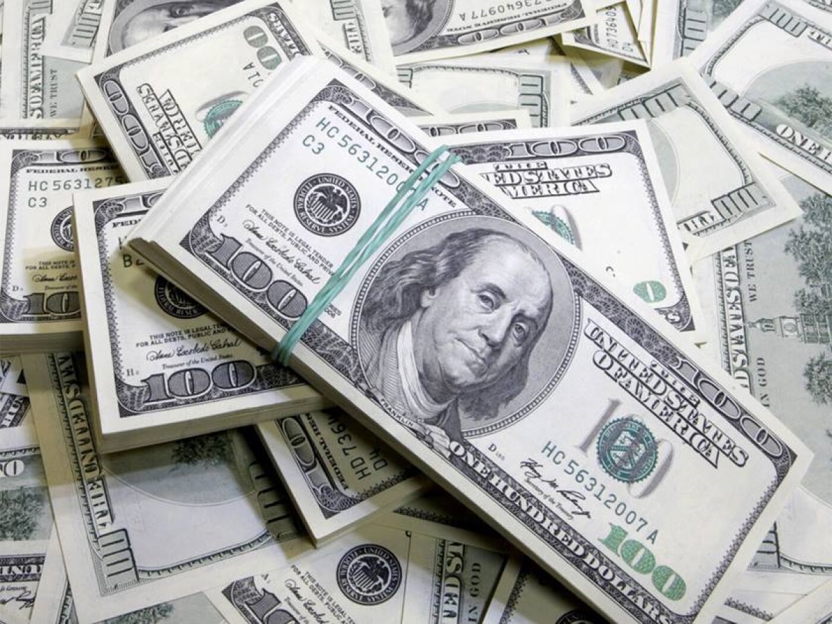 الدولار يتراجع وسط تزايد التوقعات بخفض الفائدة الأمريكية